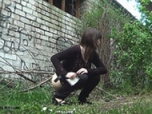 Girl Pissing Funny ! Voyeur Clips